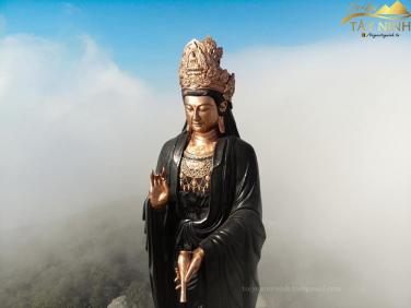 Chiêm ngưỡng hình ảnh đầu tiên về tôn tượng Phật bà bằng đồng trên đỉnh núi Bà Đen (Tây Ninh)