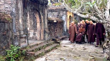Những xúc cảm khi ghé thăm Thiền sư Thích Nhất Hạnh tại chùa Từ Hiếu